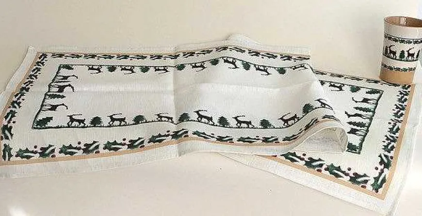 Cheap Runner Reindeer Linen Hostess Gifts