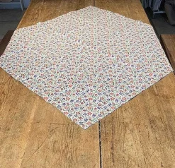 Flash Sale Tablecloth Square Wild Flower Meadow 40" Tablecloths